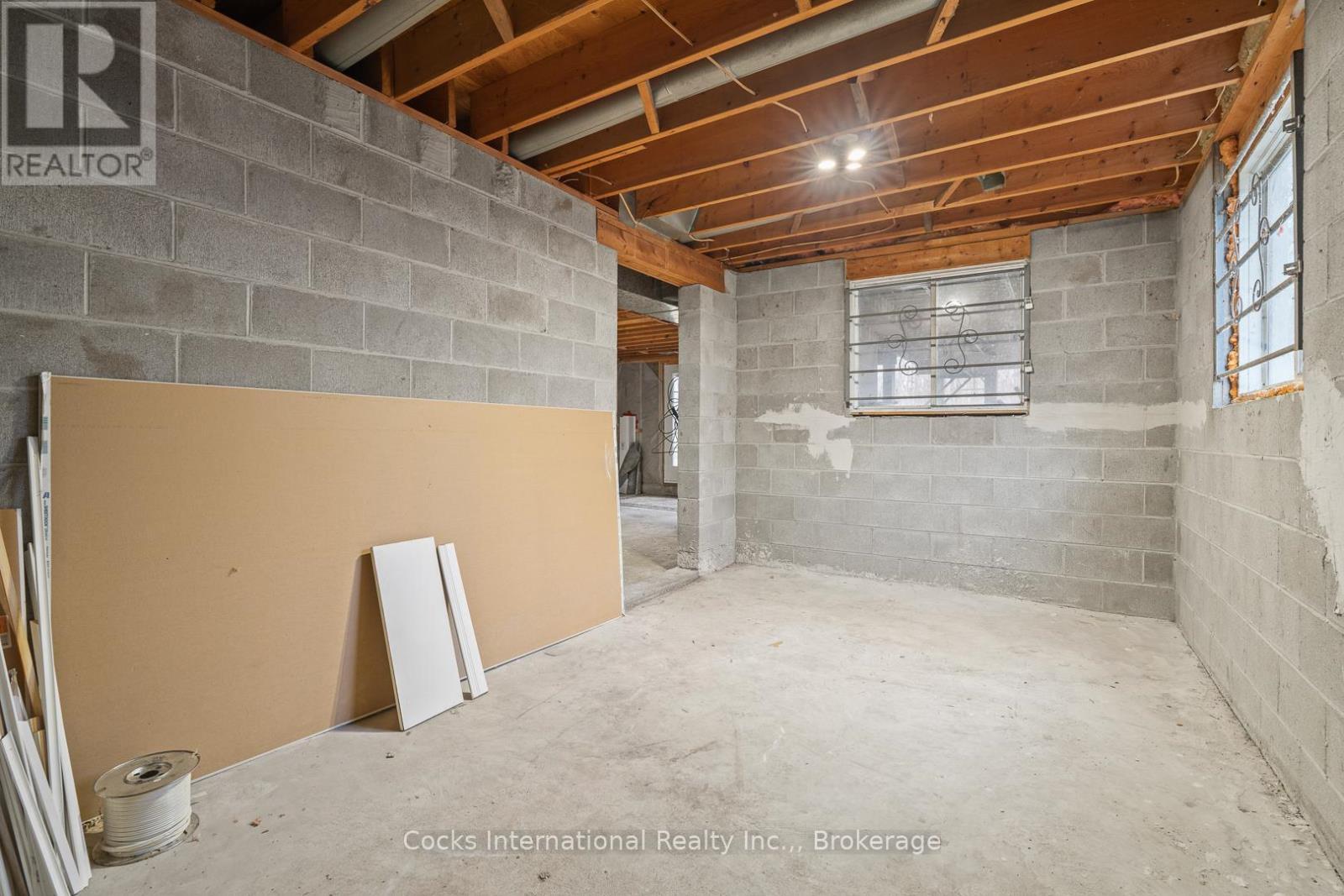 621 Chapman Strong Road, Strong, ON - Indoor Photo Showing Basement