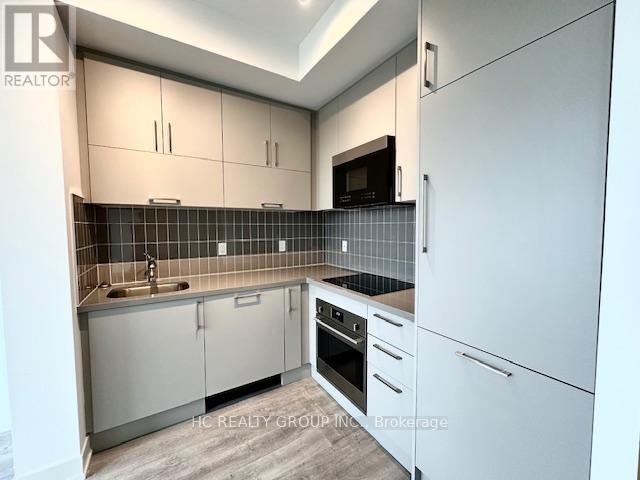 1017 - 56 Andre De Grasse Street, Markham, ON - Indoor Photo Showing Kitchen