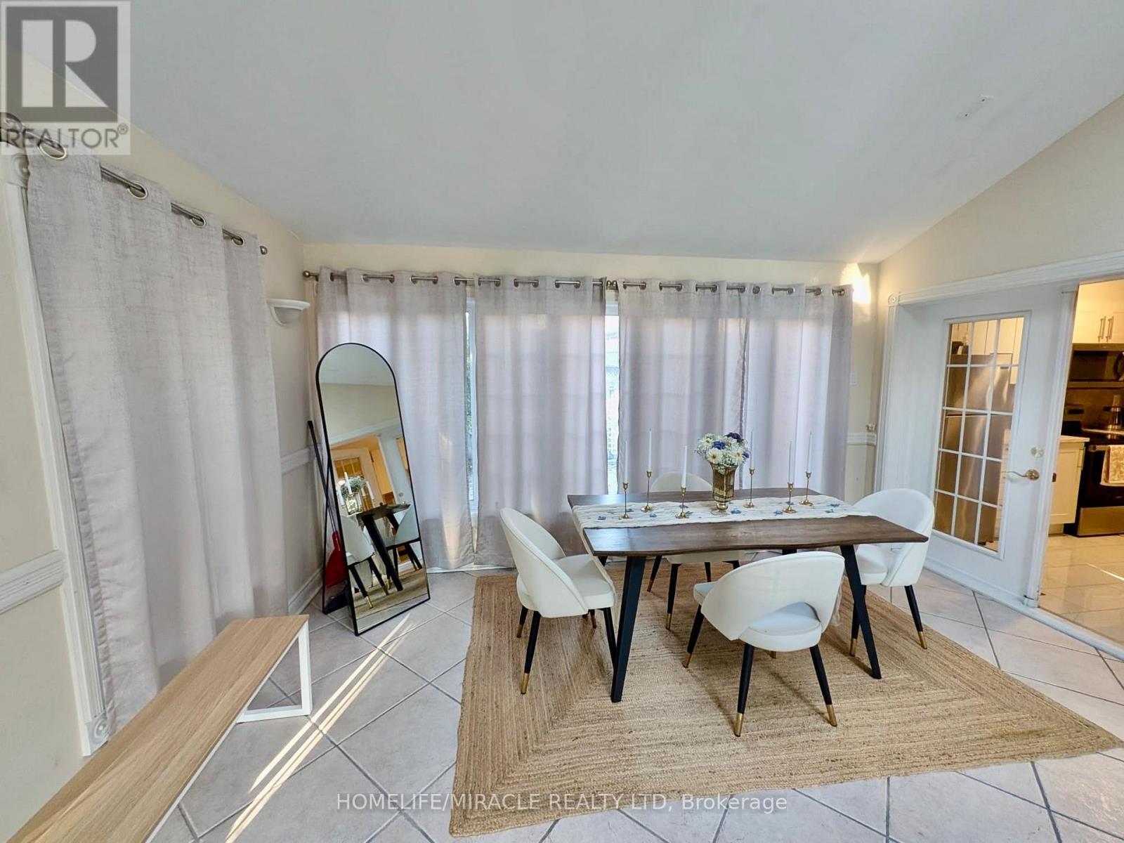 Ground Floor Unit - 515 Louis Drive, Mississauga, ON - Indoor Photo Showing Dining Room