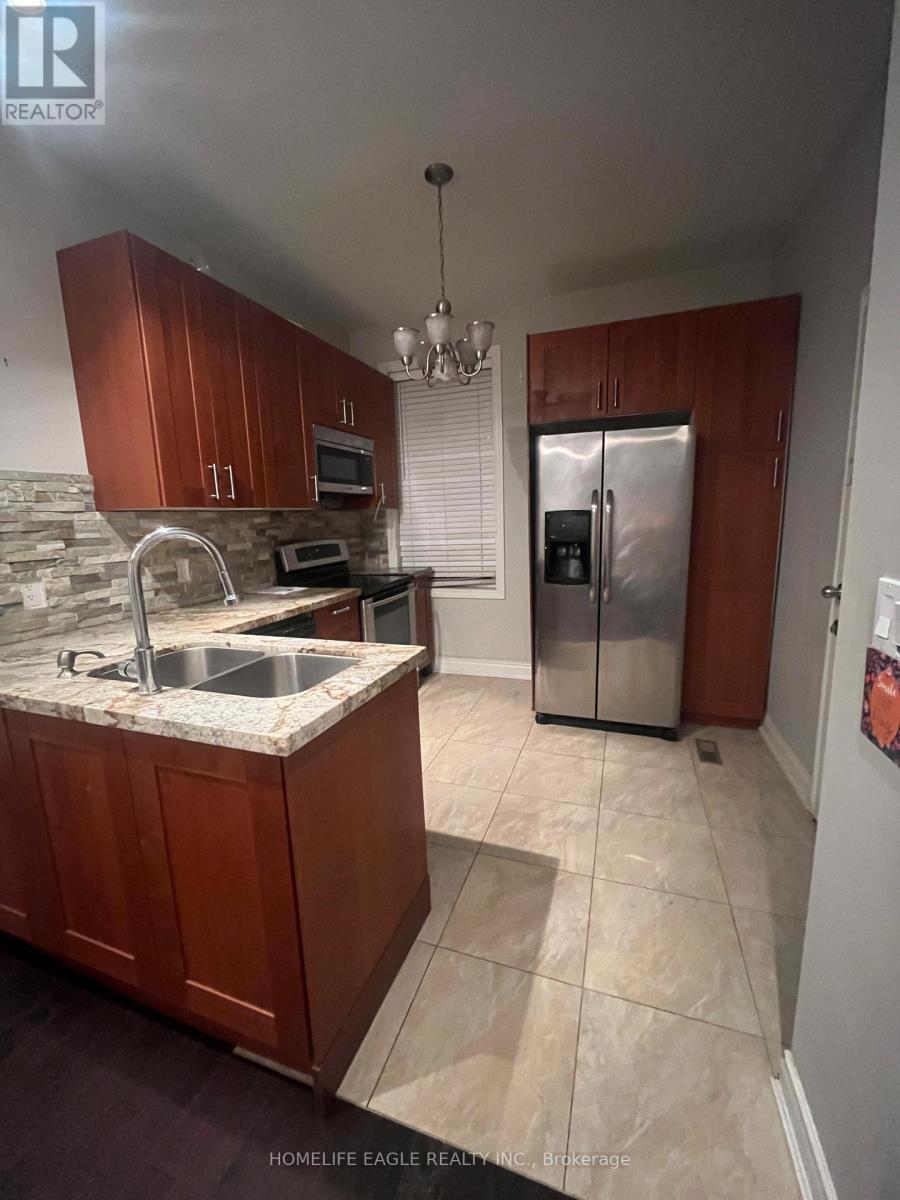 87 Simcoe Road, Bradford West Gwillimbury, ON - Indoor Photo Showing Kitchen With Double Sink