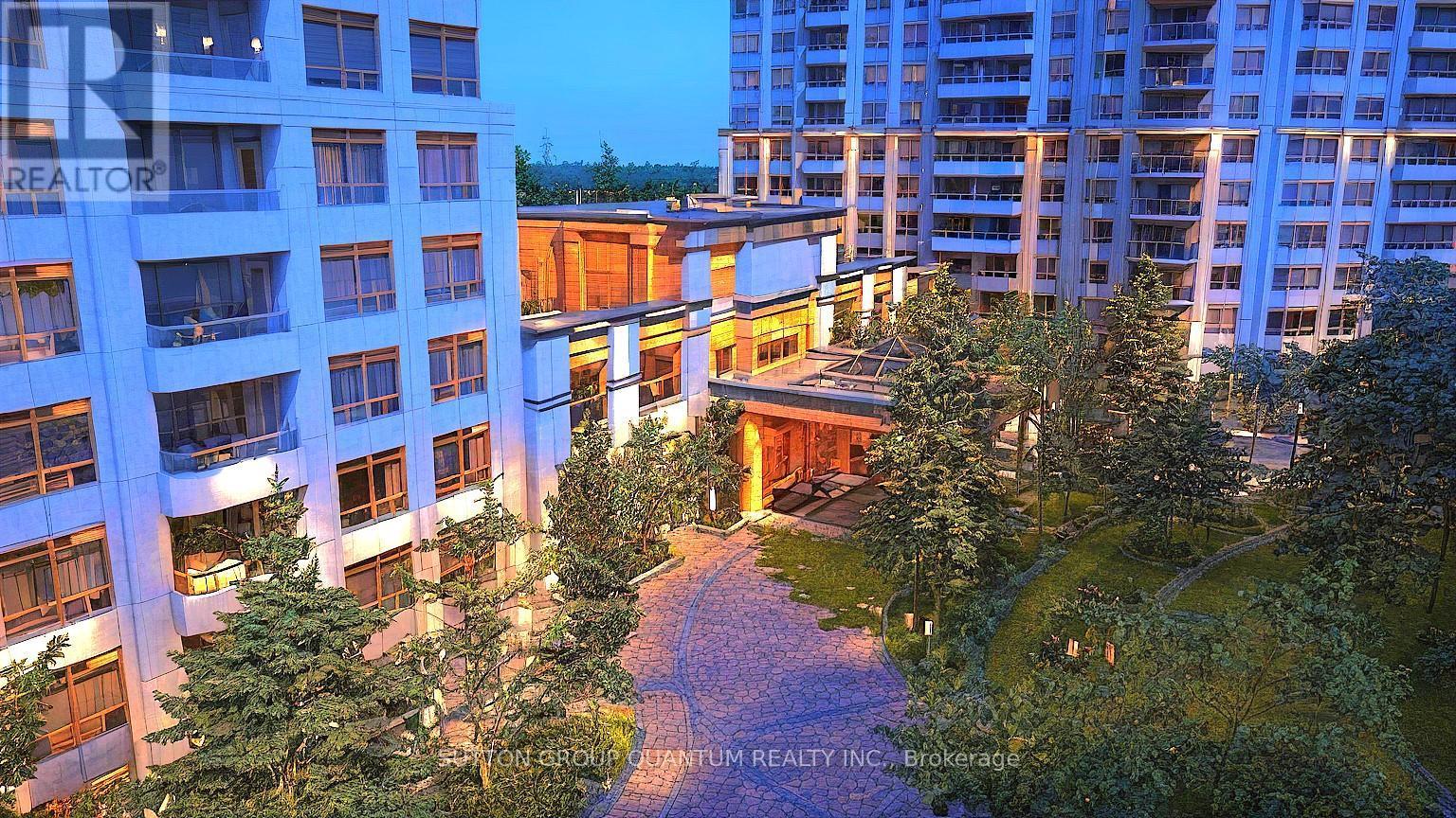 716 - 25 Kingsbridge Garden Circle, Mississauga, ON - Outdoor With Facade