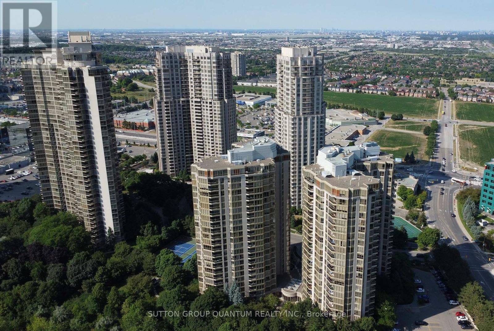 716 - 25 Kingsbridge Garden Circle, Mississauga, ON - Outdoor