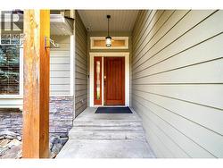 covered front door entry -