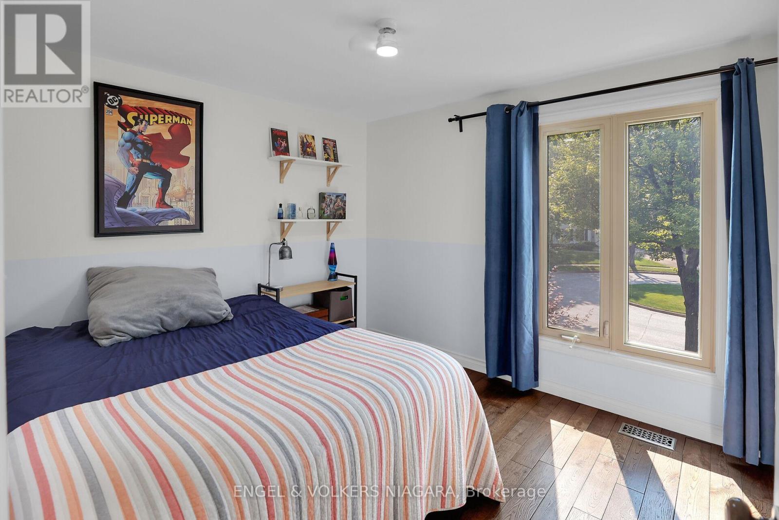 2459 Noella Crescent, Niagara Falls (Casey), ON - Indoor Photo Showing Bedroom