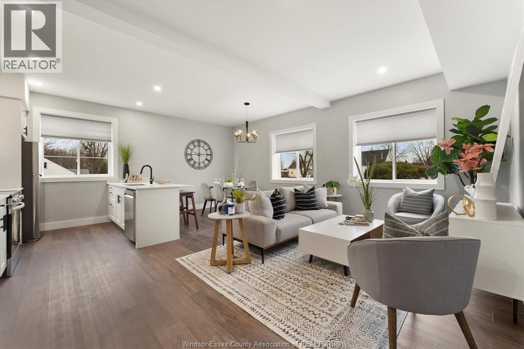 120 Centre Street Unit# 2B, Essex, ON - Indoor Photo Showing Living Room