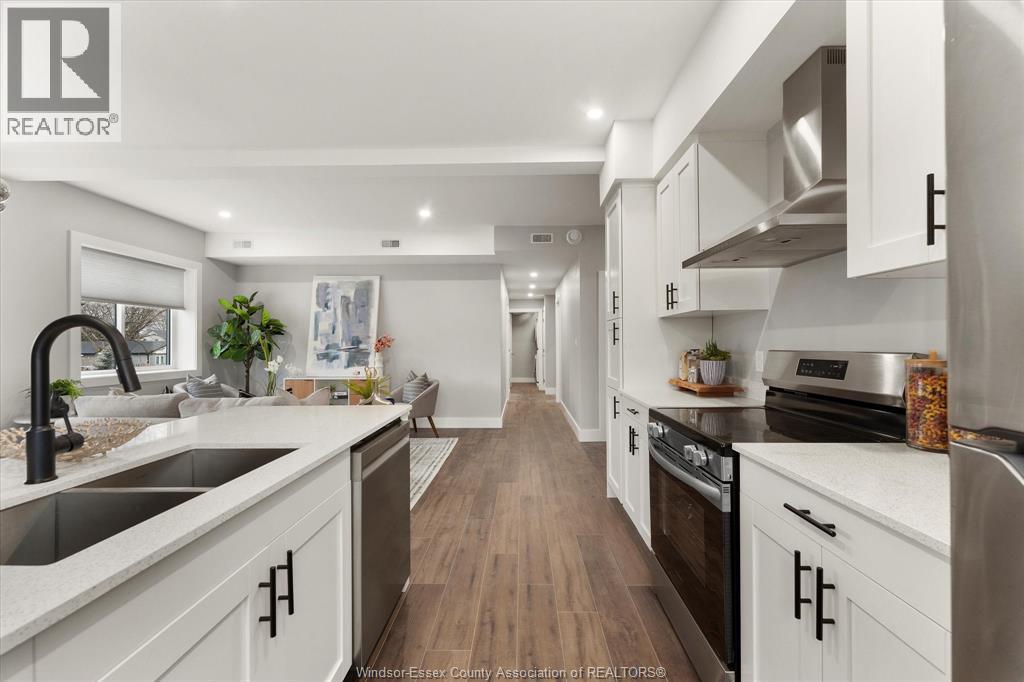 120 Centre Street Unit# 2B, Essex, ON - Indoor Photo Showing Kitchen With Double Sink With Upgraded Kitchen