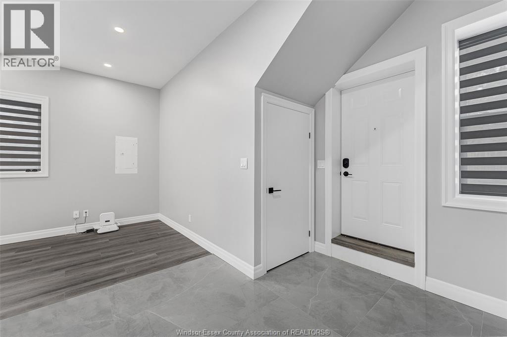 700 Brock Unit# A, Windsor, ON - Indoor Photo Showing Other Room