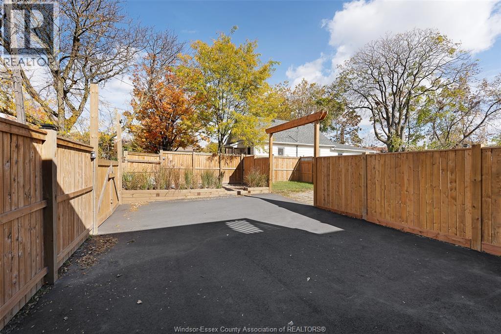 700 Brock Unit# A, Windsor, ON - Outdoor