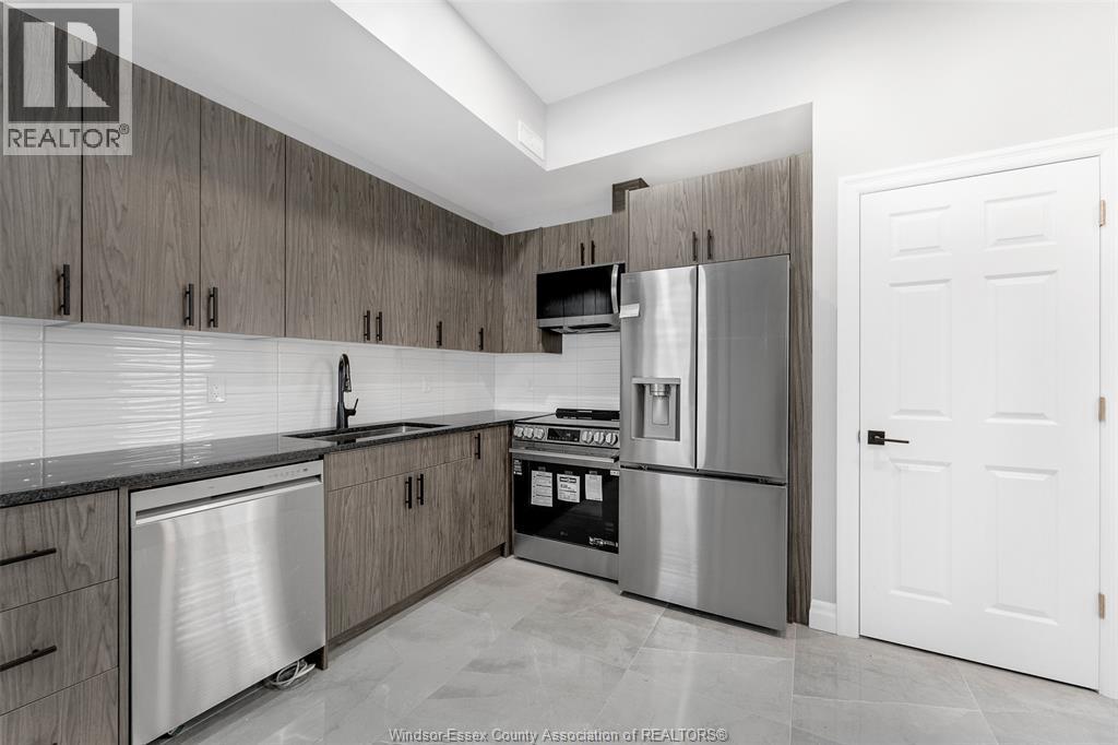 700 Brock Unit# A, Windsor, ON - Indoor Photo Showing Kitchen
