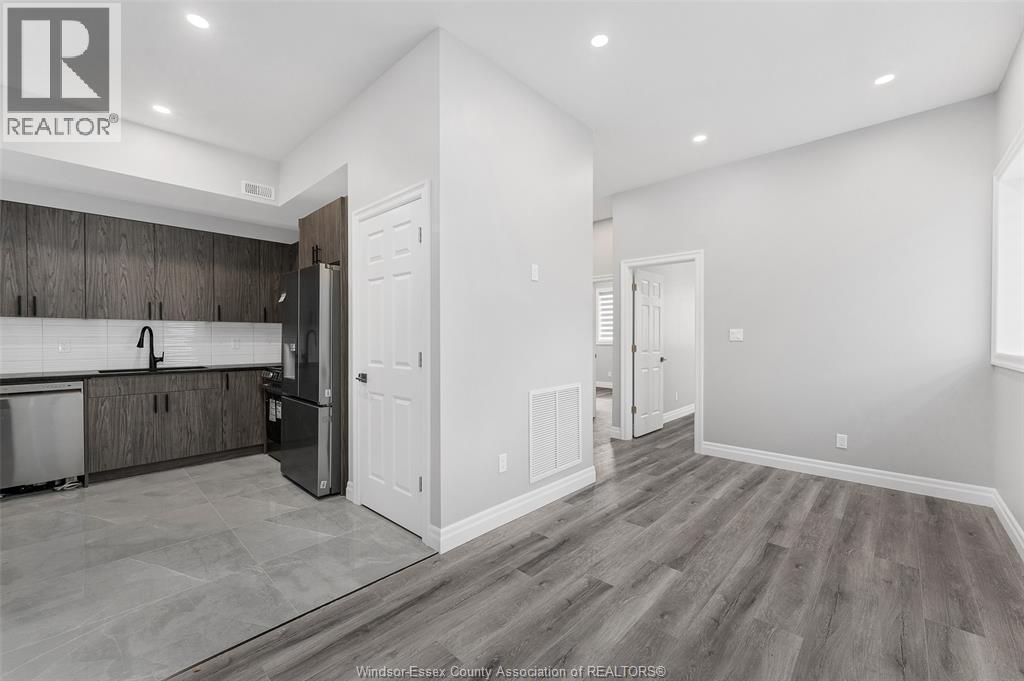 700 Brock Unit# A, Windsor, ON - Indoor Photo Showing Kitchen