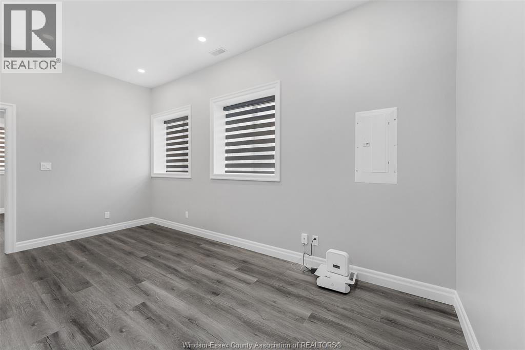 700 Brock Unit# A, Windsor, ON - Indoor Photo Showing Other Room