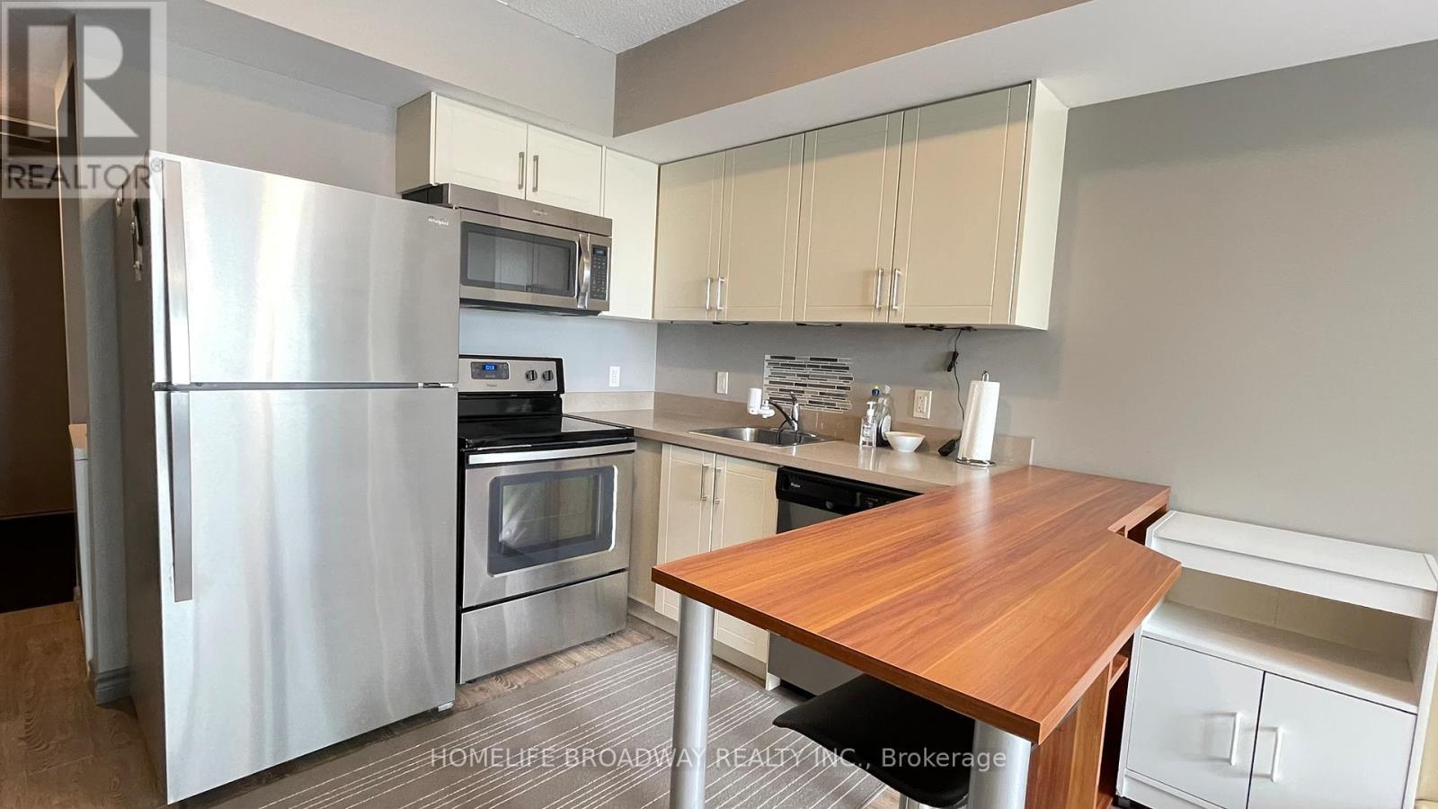 505 - 321 Spruce Street, Waterloo, ON - Indoor Photo Showing Kitchen With Double Sink