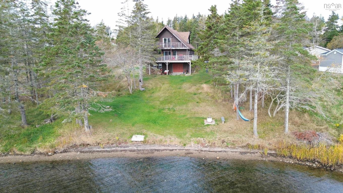 8937 Pepperell Street, St. Peter'S, NS