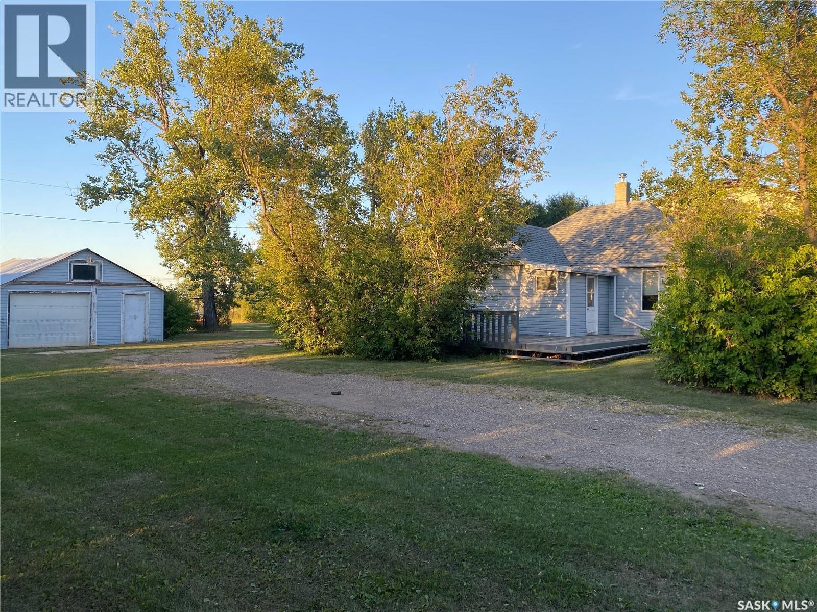 301 Shurygalo Road, Bienfait, SK - Outdoor