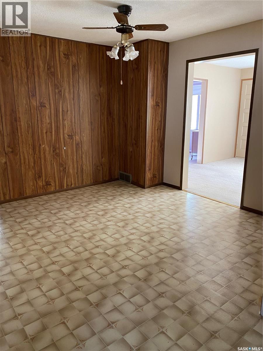 301 Shurygalo Road, Bienfait, SK - Indoor Photo Showing Other Room