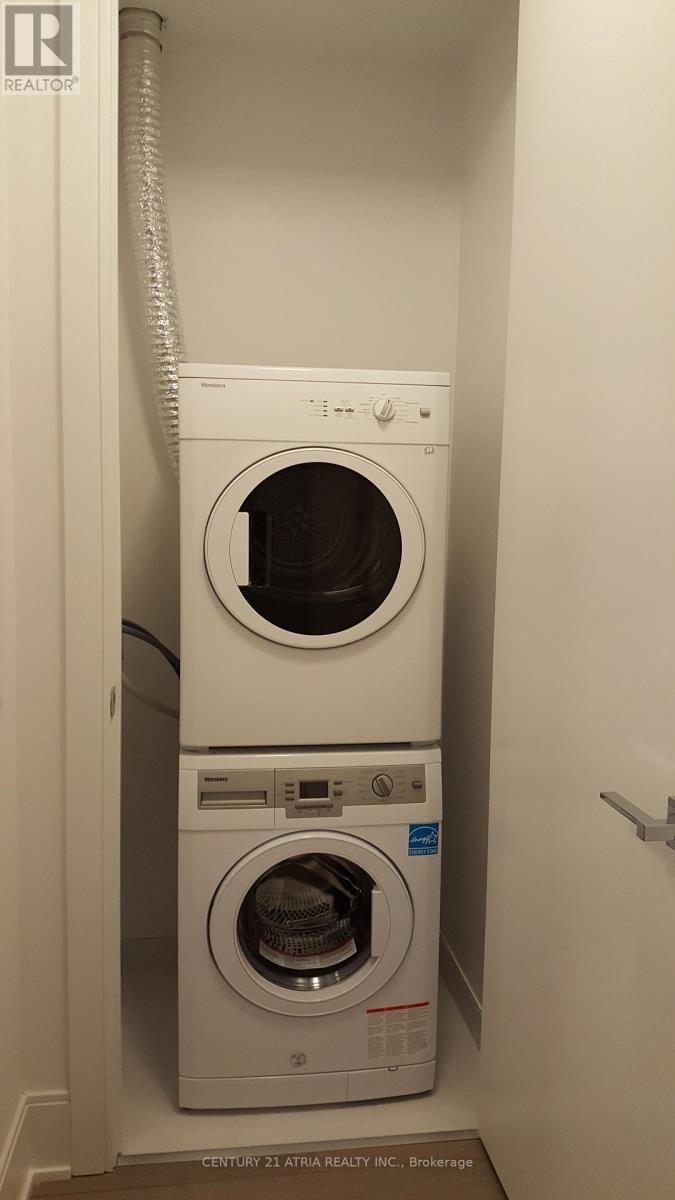 Lph5005 - 42 Charles Street E, Toronto, ON - Indoor Photo Showing Laundry Room
