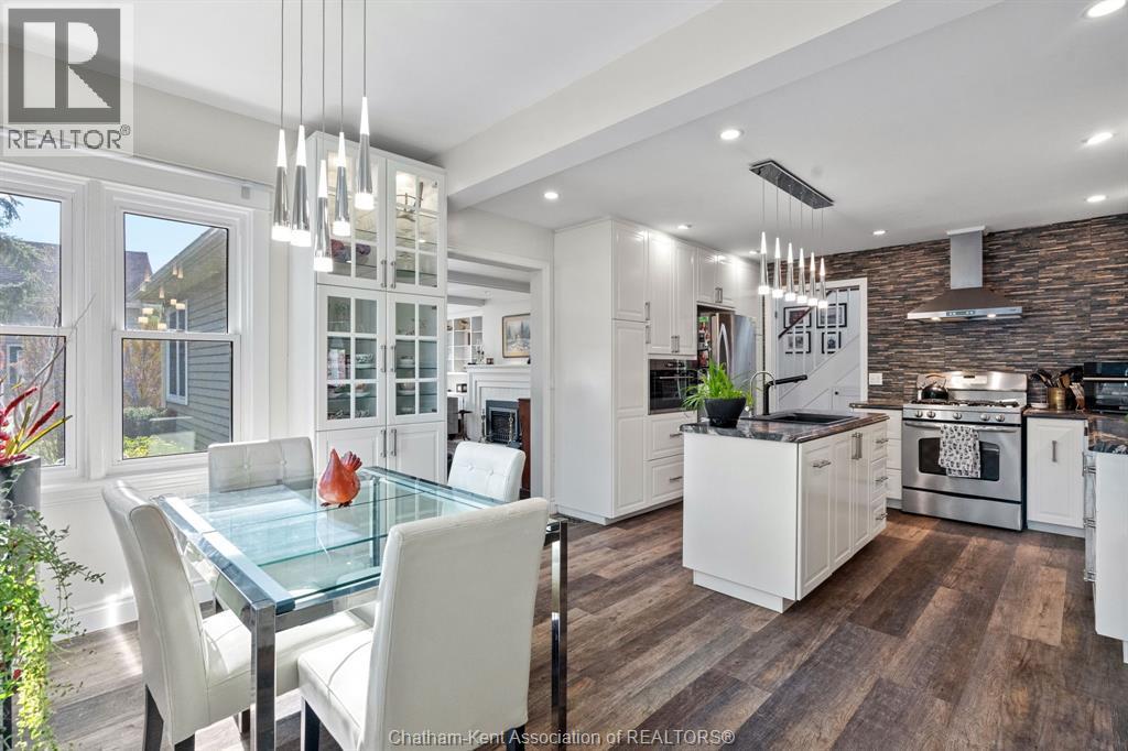 32 St Andrew Street South, St. Mary'S, ON - Indoor