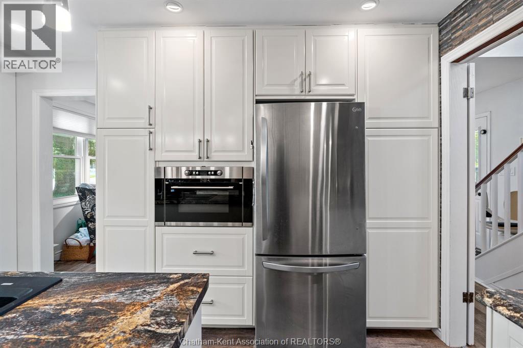 32 St Andrew Street South, St. Mary'S, ON - Indoor Photo Showing Kitchen