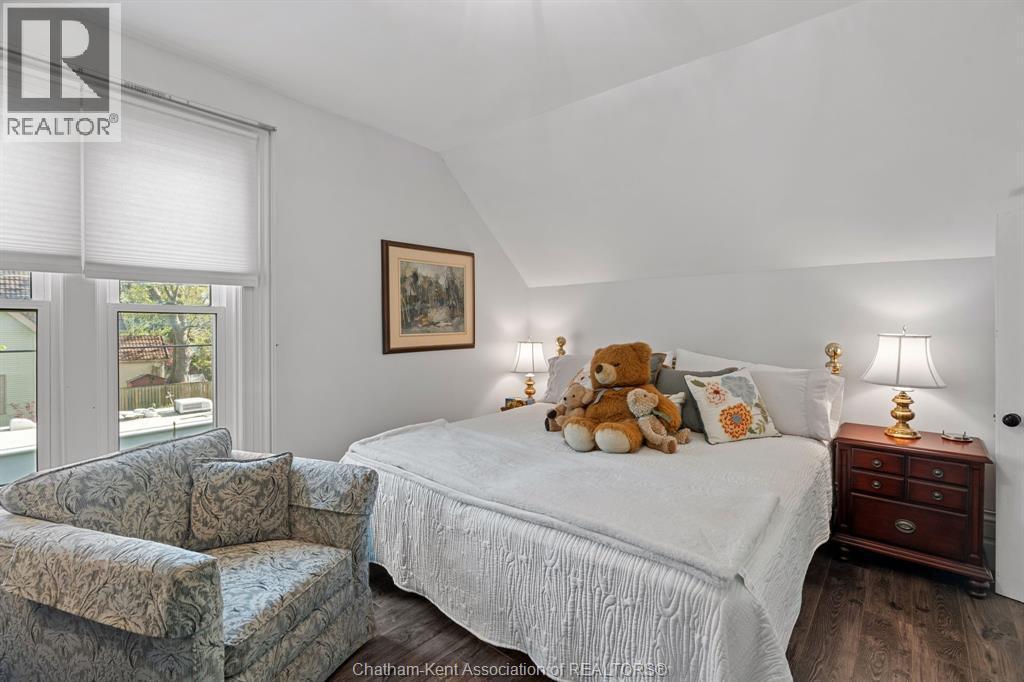 32 St Andrew Street South, St. Mary'S, ON - Indoor Photo Showing Bedroom