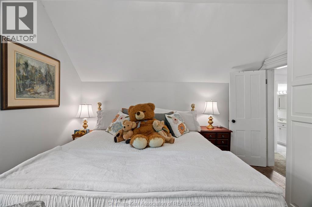 32 St Andrew Street South, St. Mary'S, ON - Indoor Photo Showing Bedroom