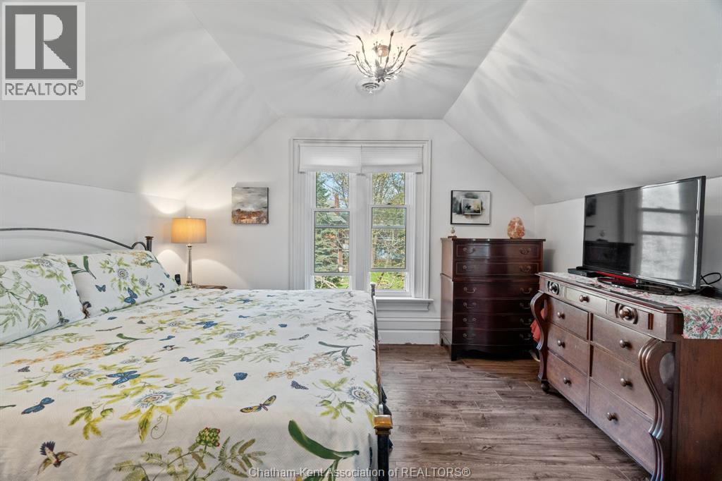 32 St Andrew Street South, St. Mary'S, ON - Indoor Photo Showing Bedroom