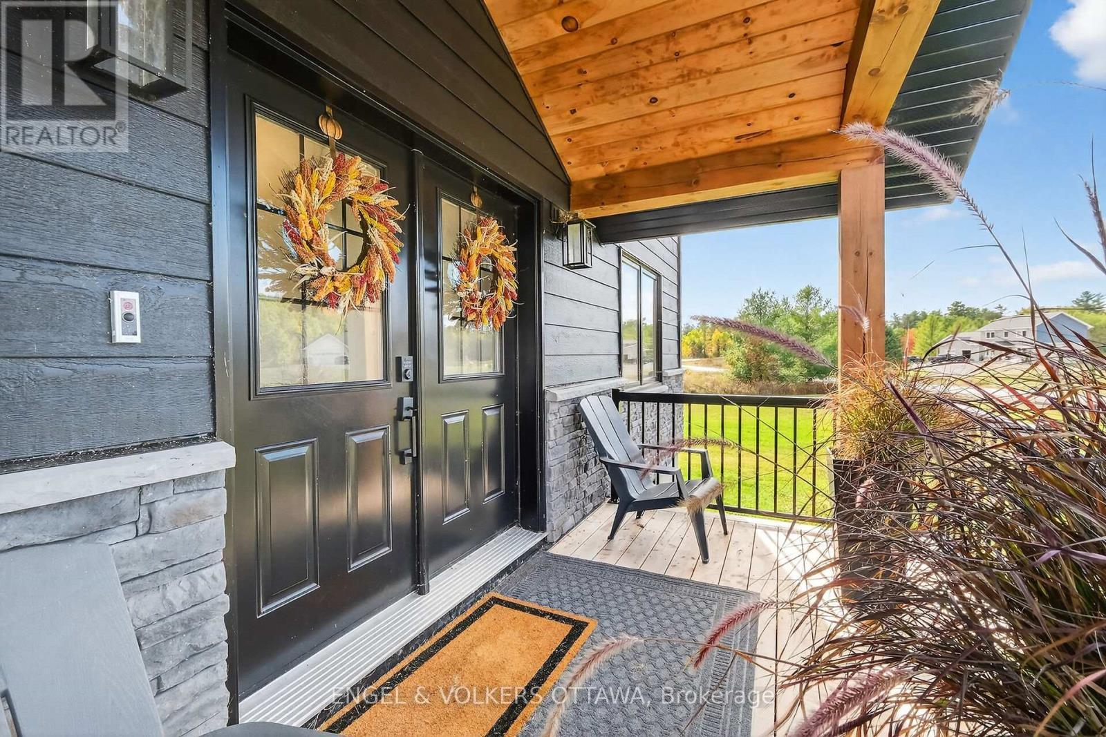 Front porch - 57 Paul A. Bertrand Drive, Mcnab/Braeside, ON - Outdoor With Deck Patio Veranda With Exterior