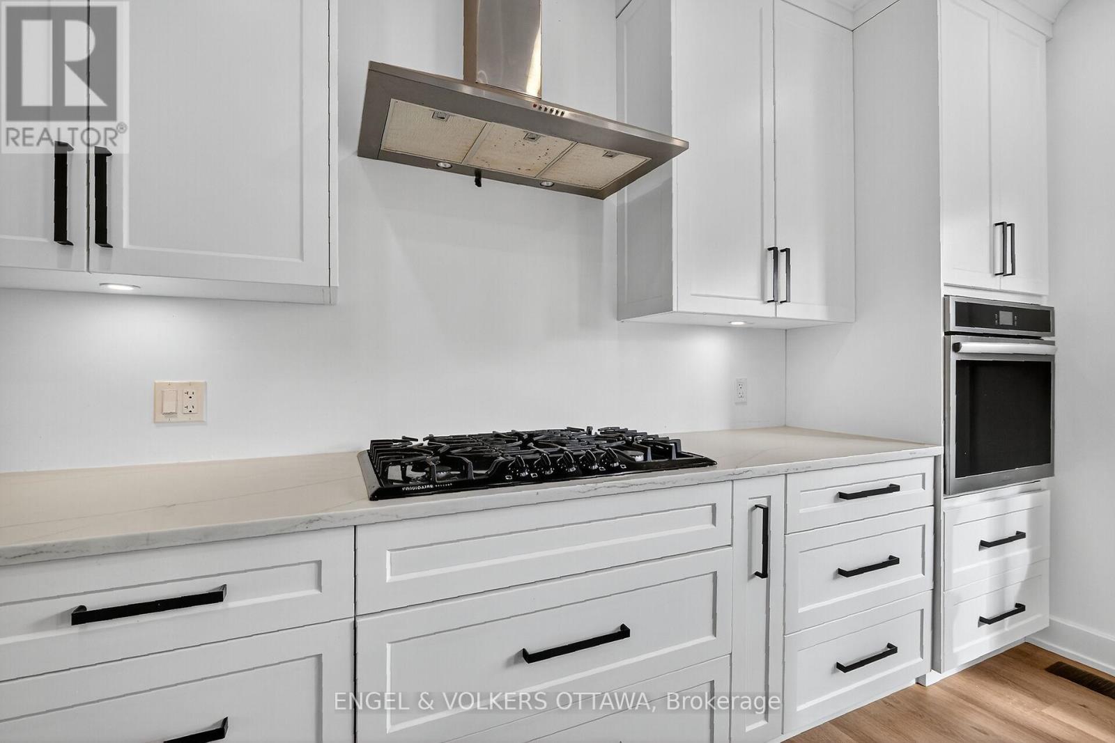 5-burner gas stove - 57 Paul A. Bertrand Drive, Mcnab/Braeside, ON - Indoor Photo Showing Kitchen