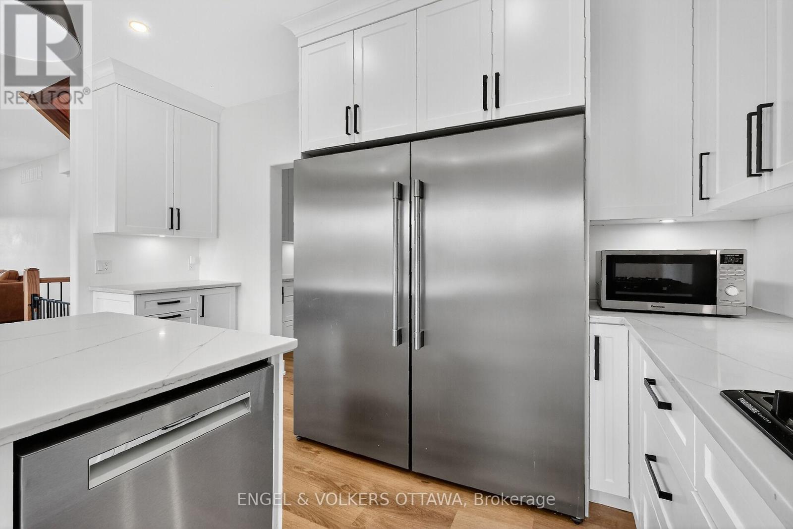 Frigidaire Pro fridge & freezer - 57 Paul A. Bertrand Drive, Mcnab/Braeside, ON - Indoor Photo Showing Kitchen With Stainless Steel Kitchen
