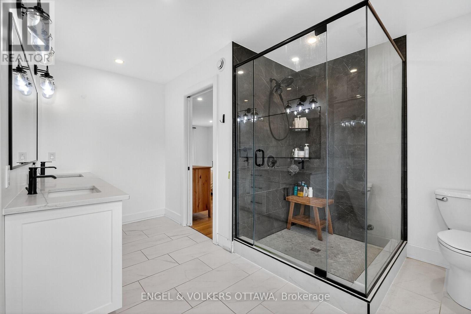 Prim Ensuite shower - 57 Paul A. Bertrand Drive, Mcnab/Braeside, ON - Indoor Photo Showing Bathroom