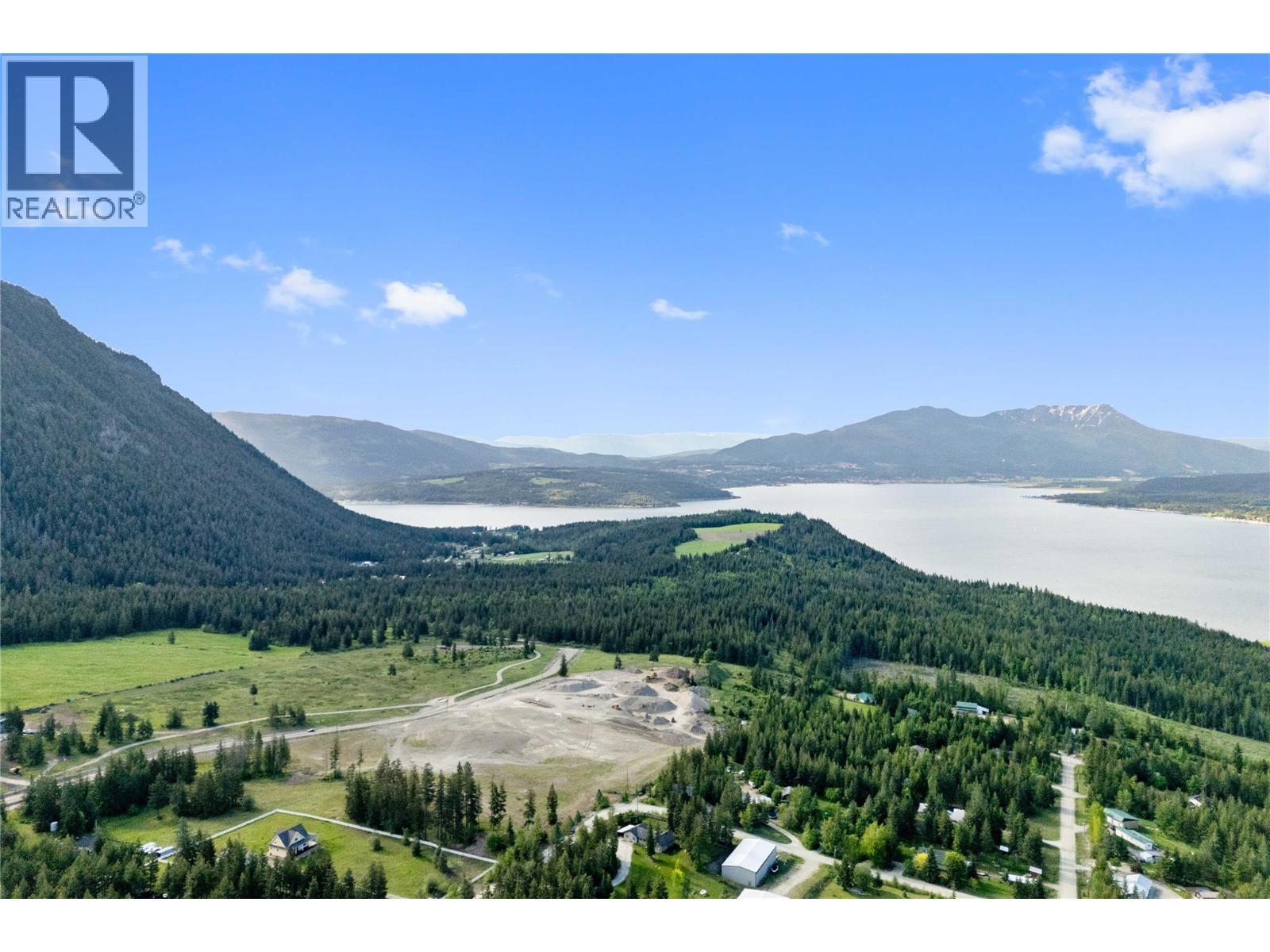 3690 Ford Road, Tappen, BC