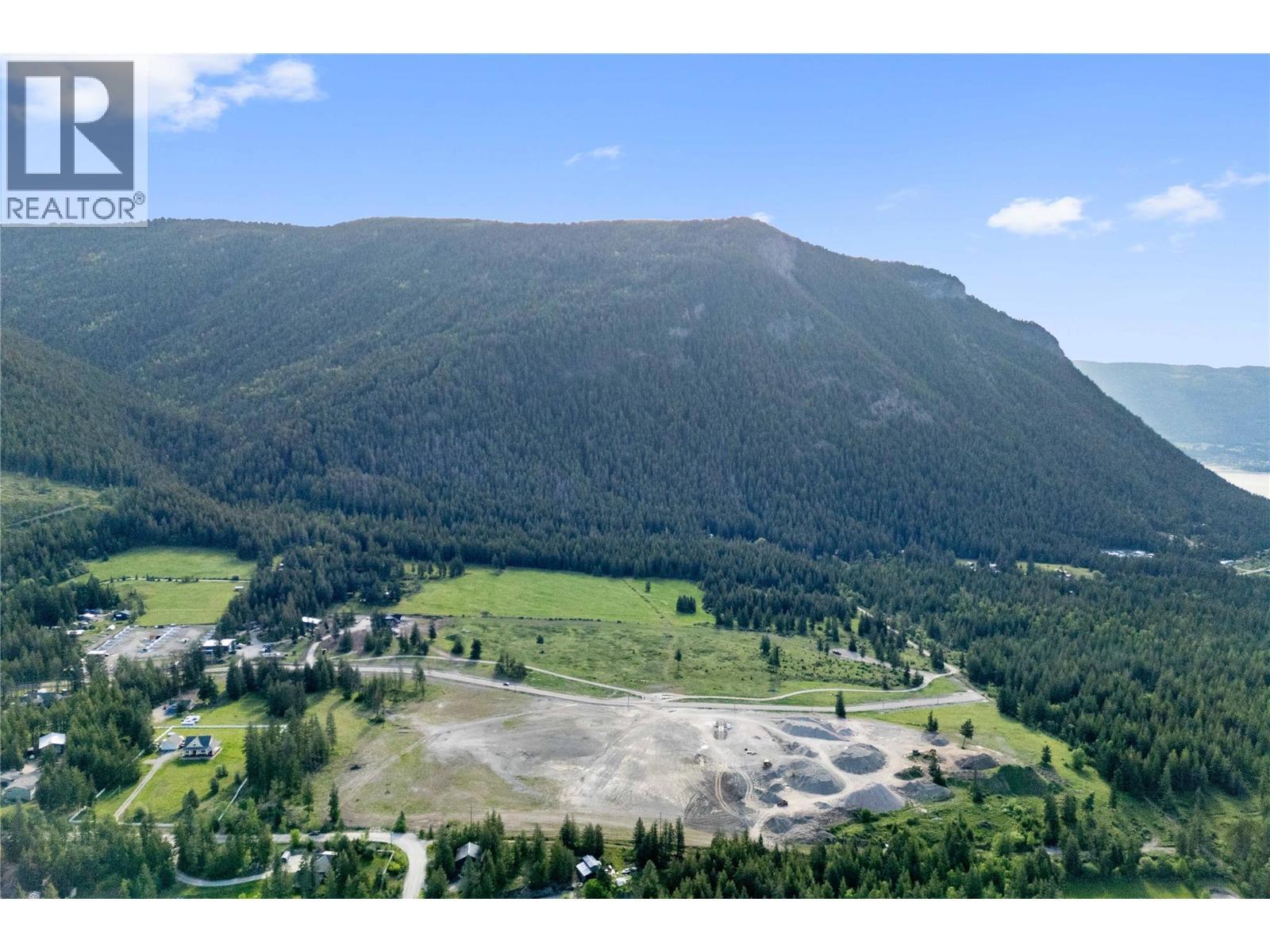 3690 Ford Road, Tappen, BC