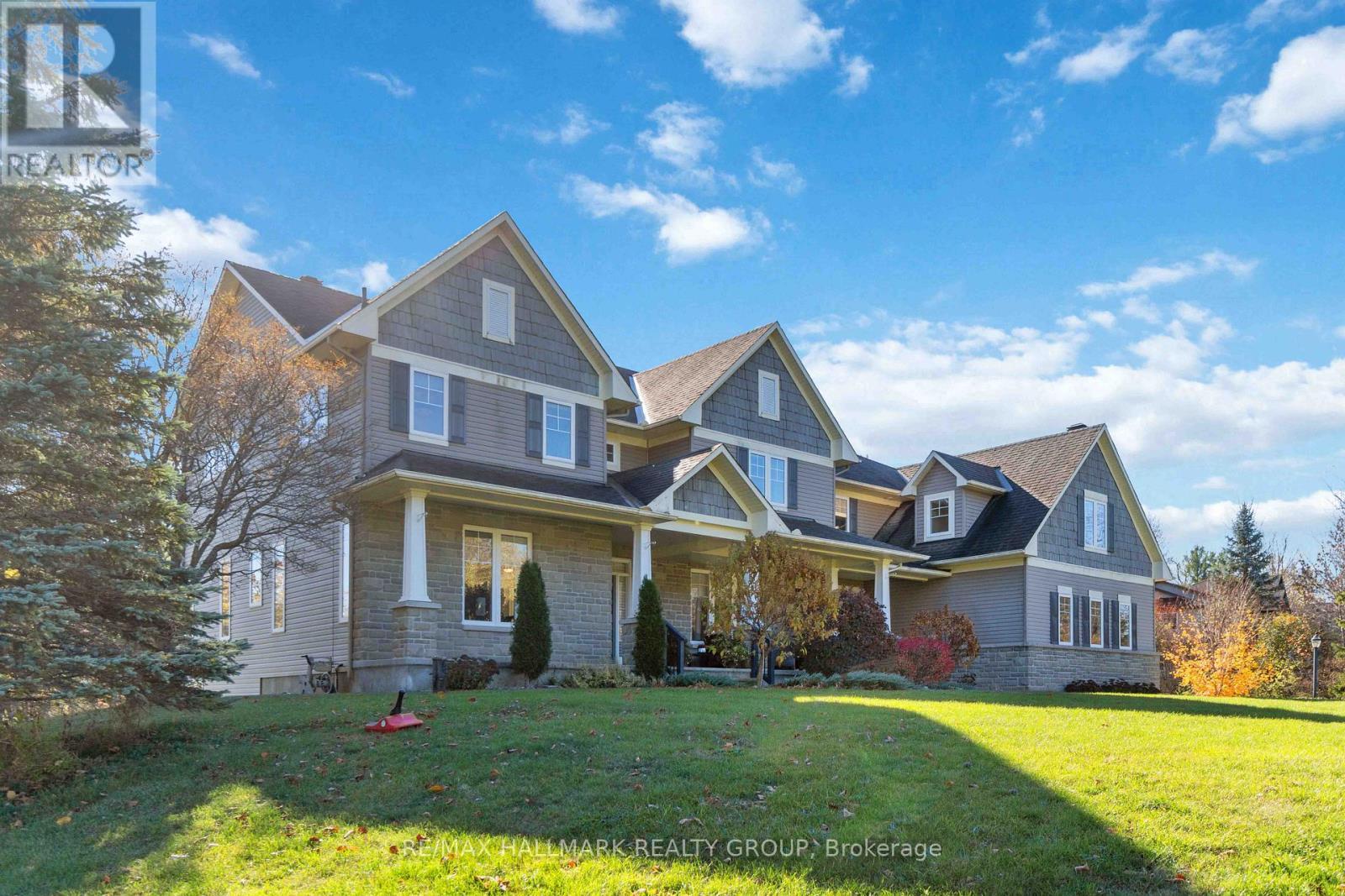 137 Goodman Drive, Ottawa, ON - Outdoor With Facade