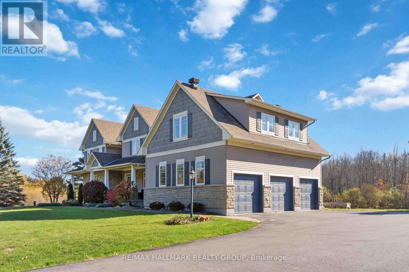 137 Goodman Drive, Ottawa, ON - Outdoor With Facade