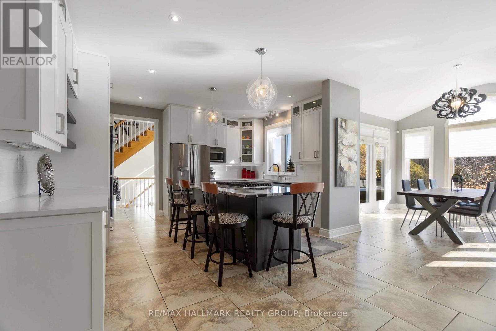 137 Goodman Drive, Ottawa, ON - Indoor Photo Showing Dining Room