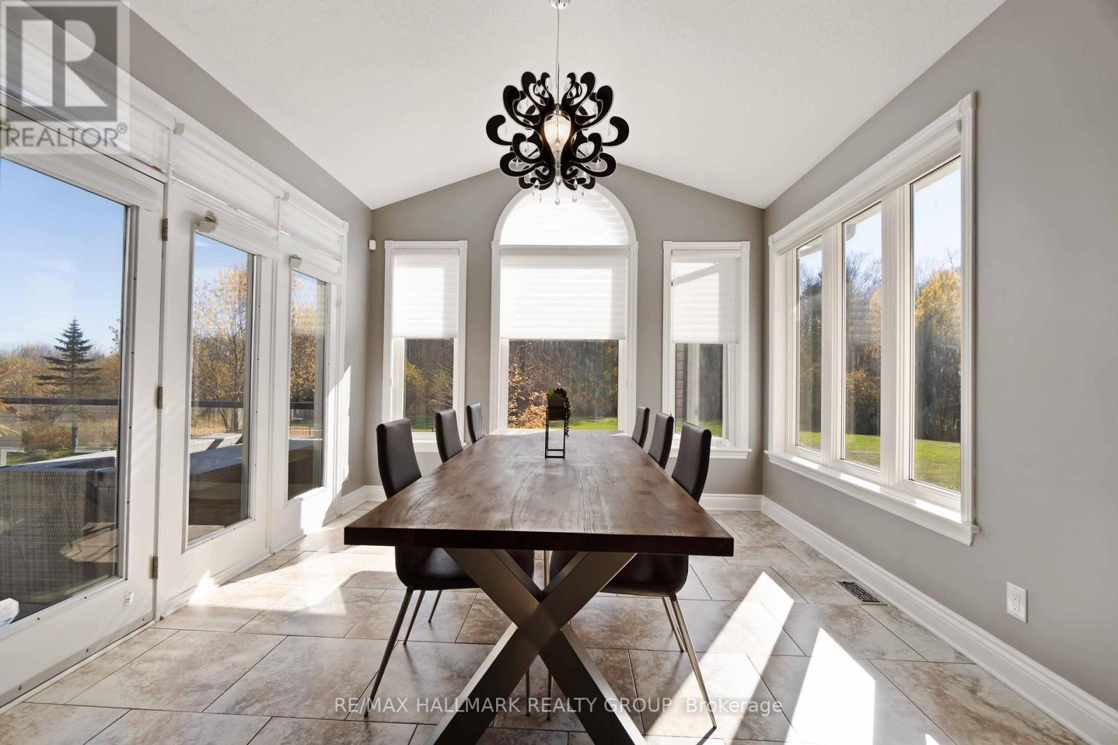 137 Goodman Drive, Ottawa, ON - Indoor Photo Showing Dining Room