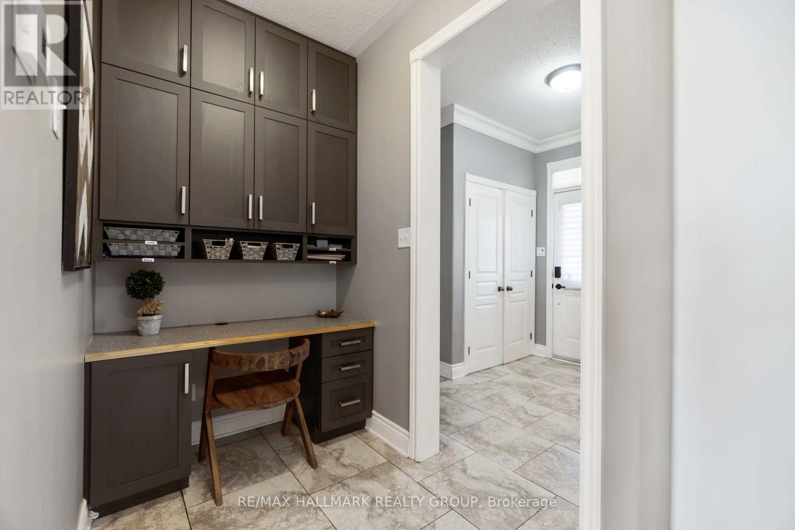 137 Goodman Drive, Ottawa, ON - Indoor