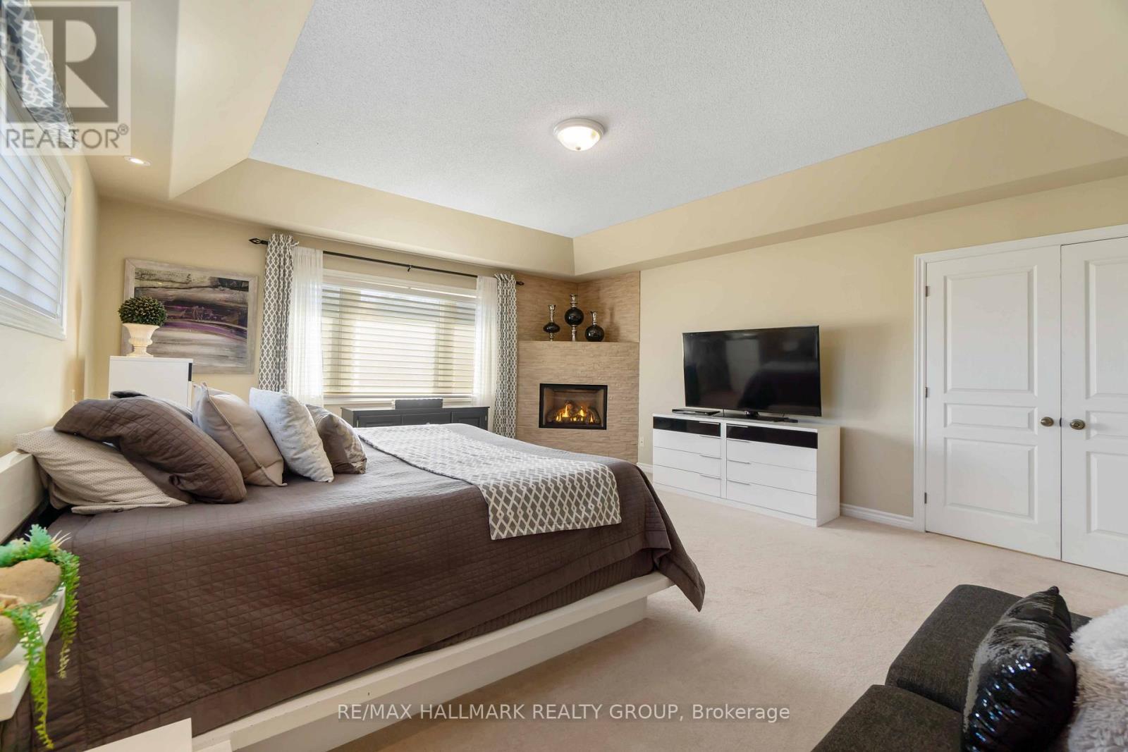 137 Goodman Drive, Ottawa, ON - Indoor Photo Showing Bedroom