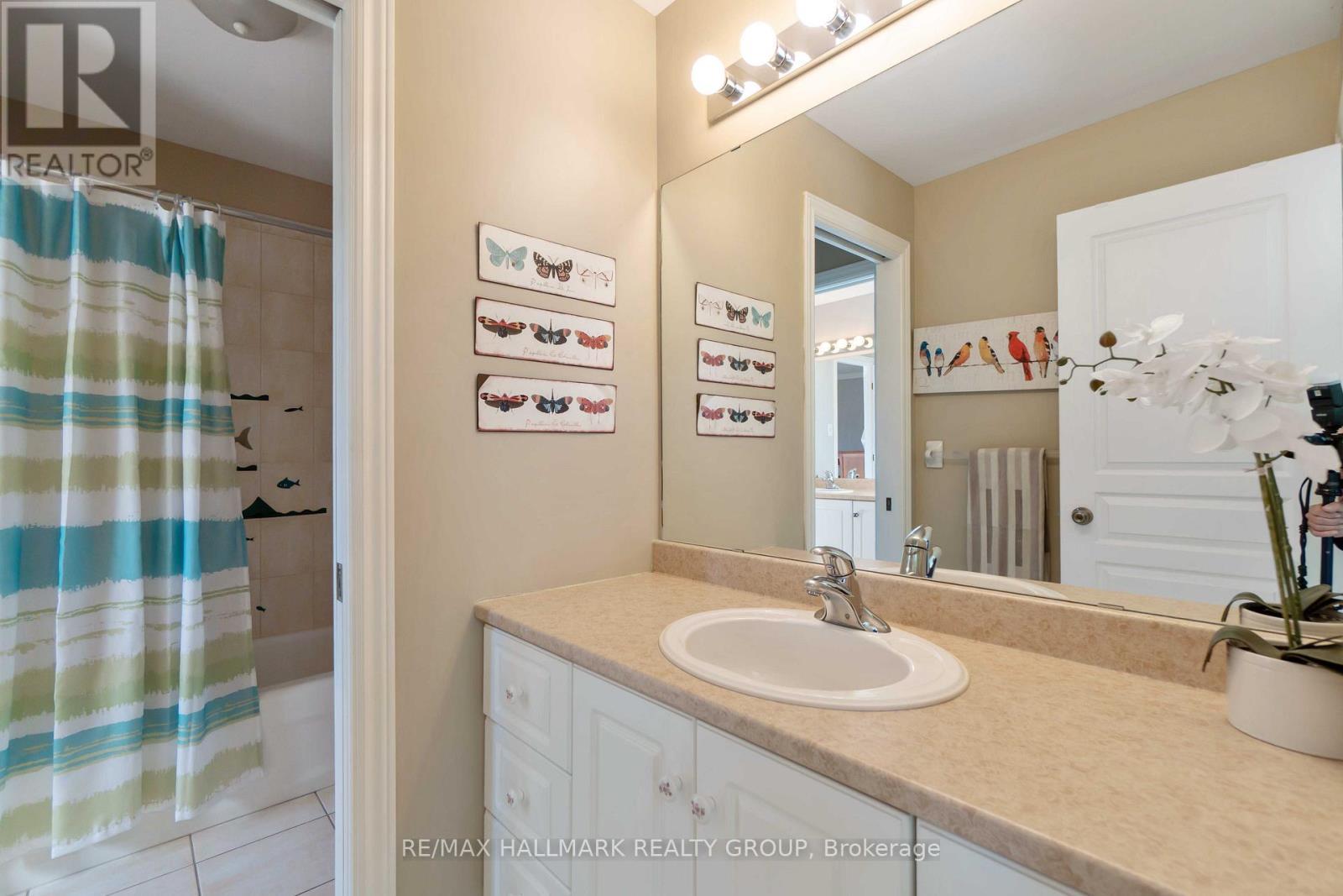 137 Goodman Drive, Ottawa, ON - Indoor Photo Showing Bathroom