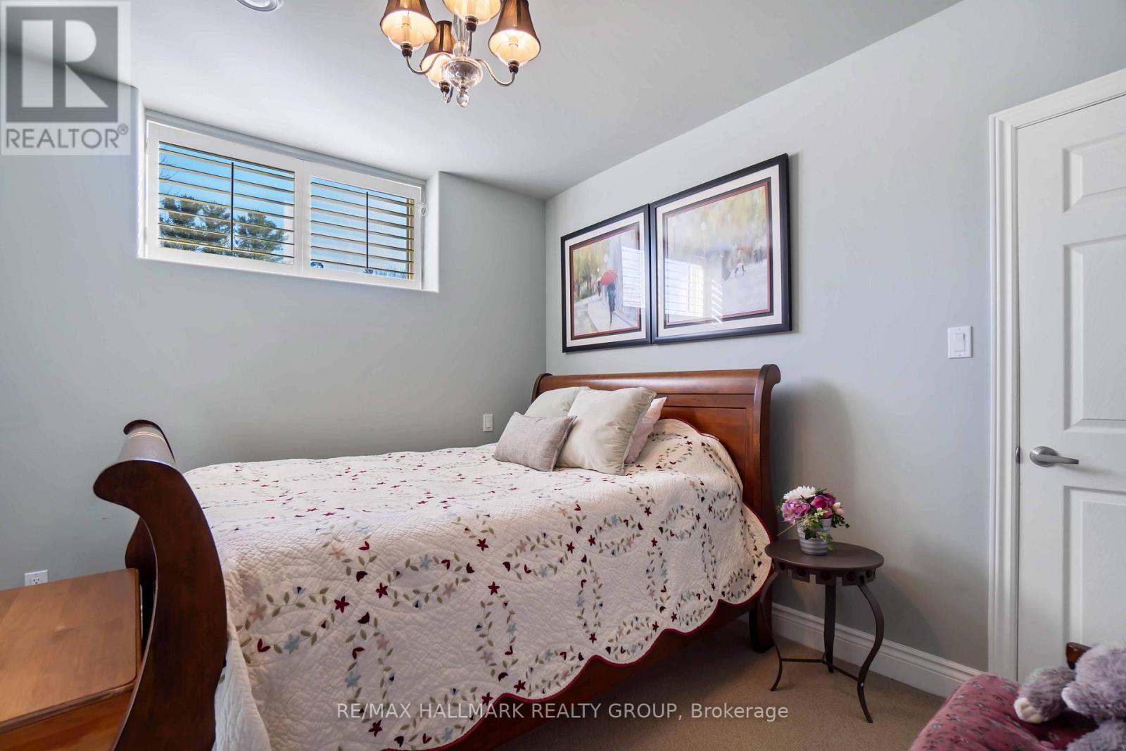 137 Goodman Drive, Ottawa, ON - Indoor Photo Showing Bedroom