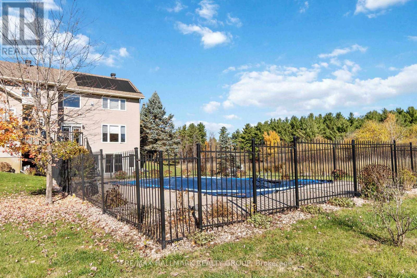 137 Goodman Drive, Ottawa, ON - Outdoor