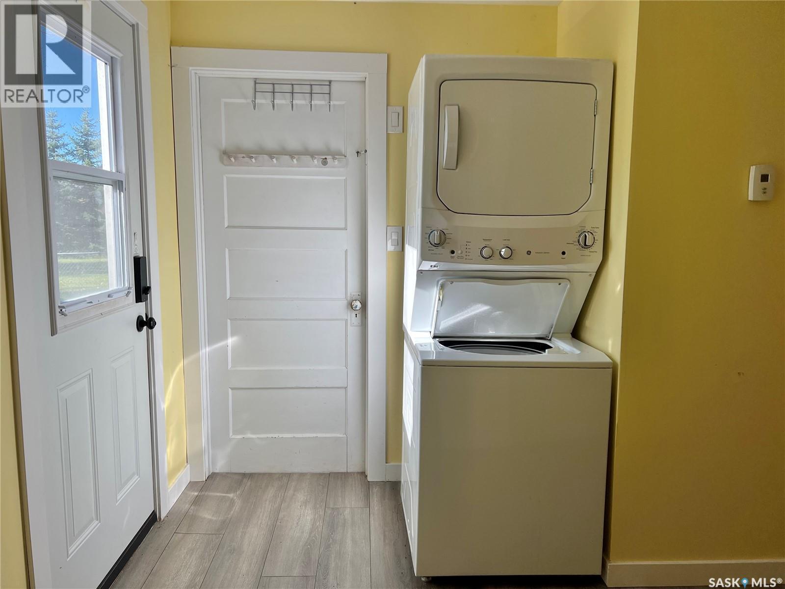113-117 Second Street E, Yellow Creek, SK - Indoor Photo Showing Laundry Room