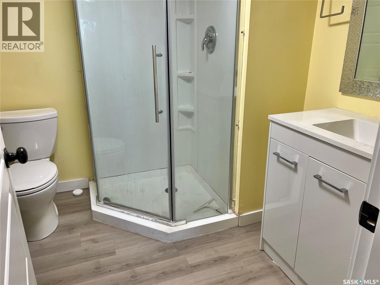 113-117 Second Street E, Yellow Creek, SK - Indoor Photo Showing Bathroom