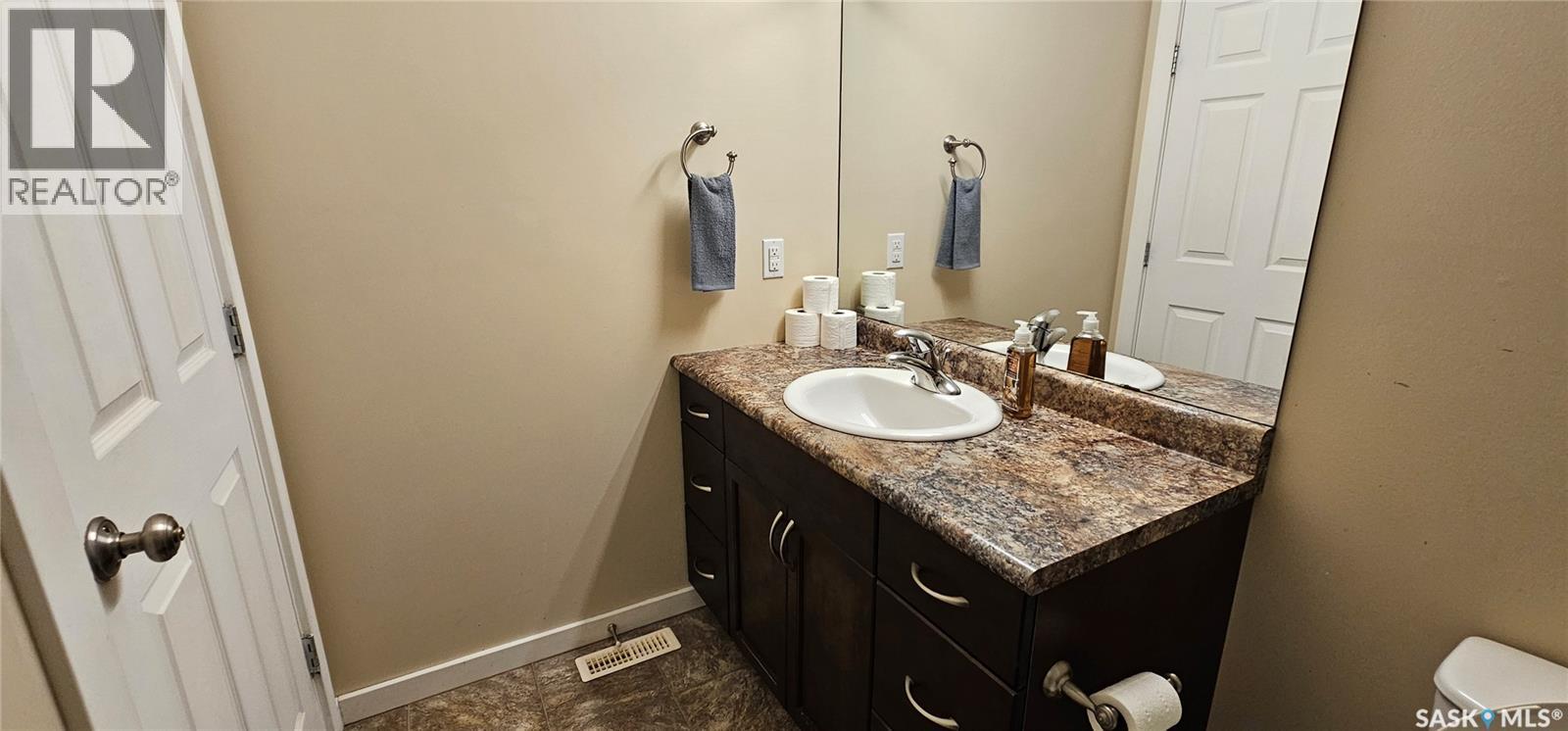 317 Burrows Avenue W, Melfort, SK - Indoor Photo Showing Bathroom