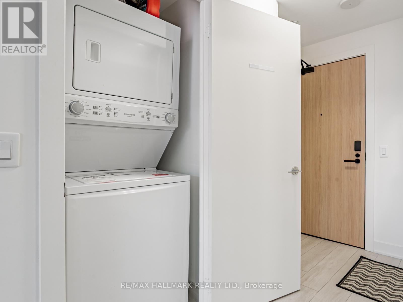 419 - 15 Mercer Street, Toronto, ON - Indoor Photo Showing Laundry Room