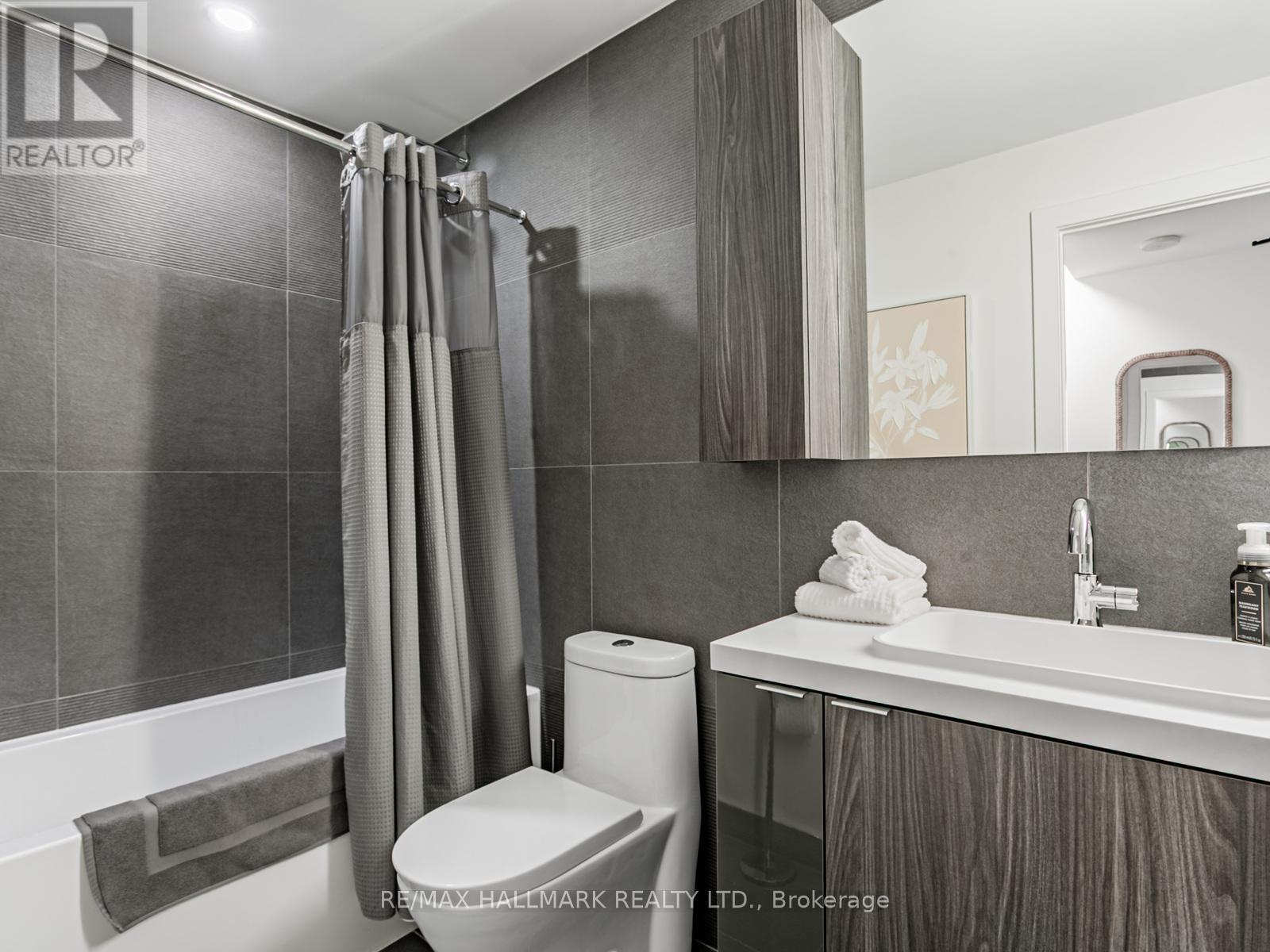 419 - 15 Mercer Street, Toronto, ON - Indoor Photo Showing Bathroom