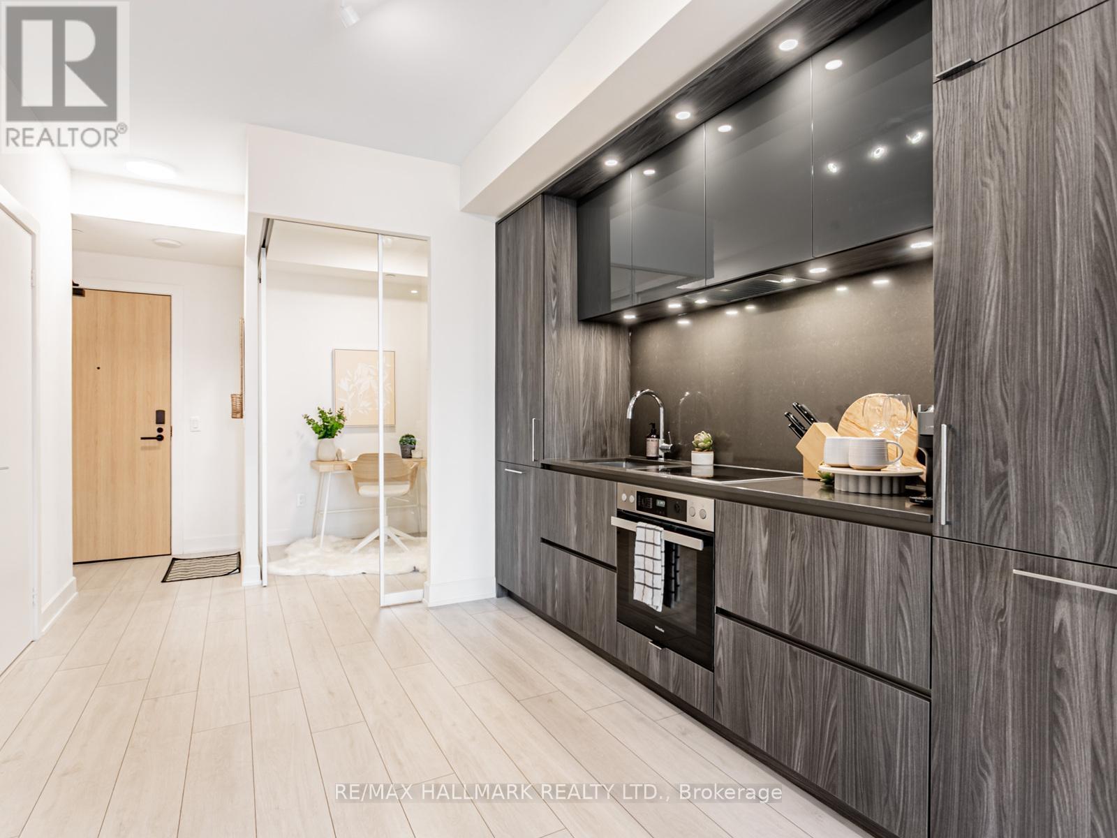 419 - 15 Mercer Street, Toronto, ON - Indoor Photo Showing Kitchen