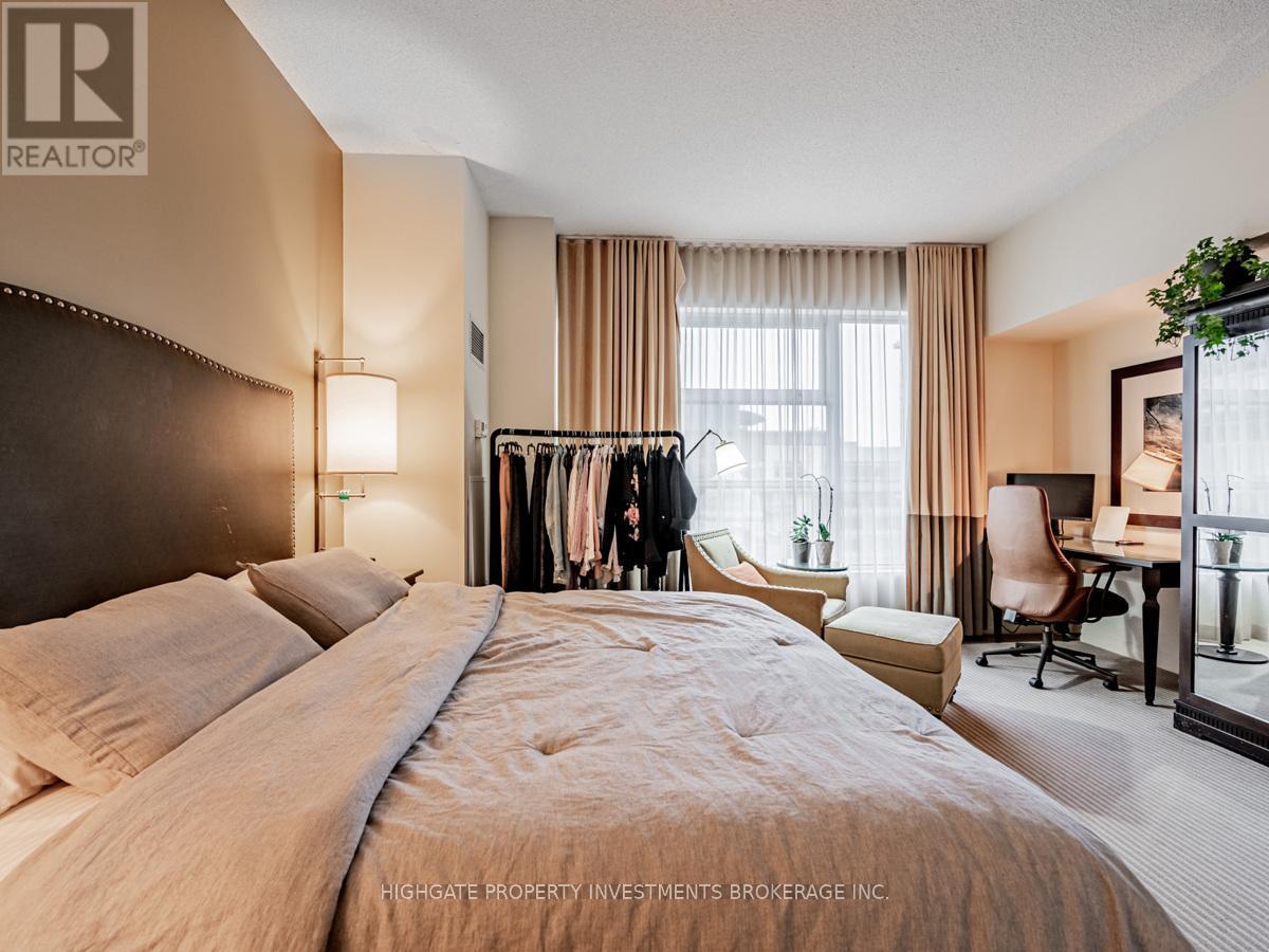 2005 - 1 King Street W, Toronto, ON - Indoor Photo Showing Bedroom