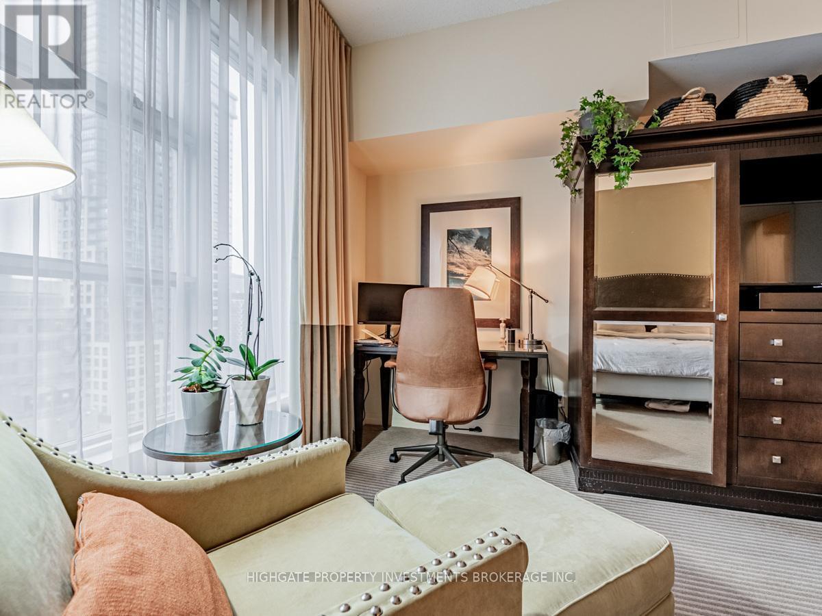 2005 - 1 King Street W, Toronto, ON - Indoor