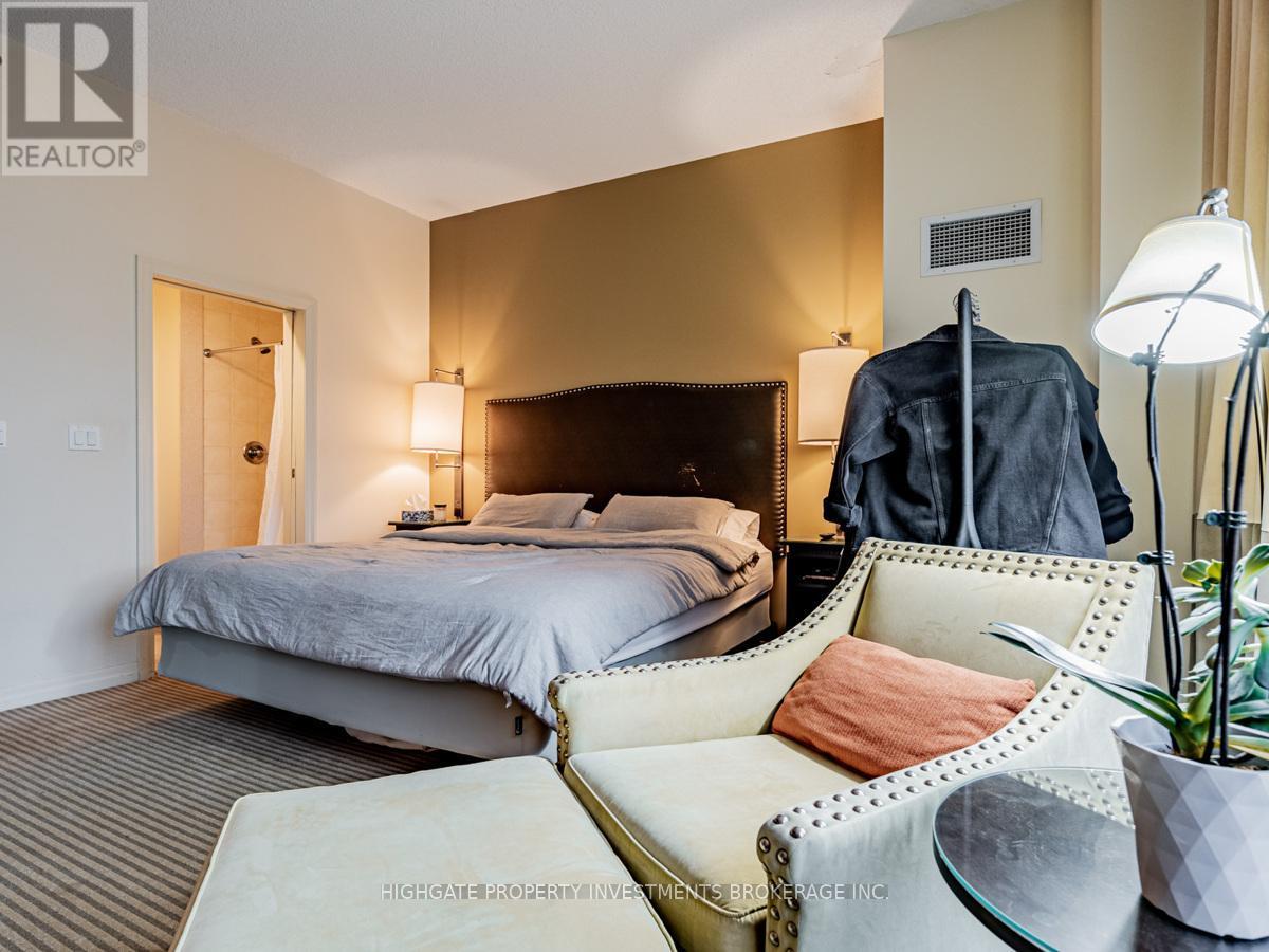 2005 - 1 King Street W, Toronto, ON - Indoor Photo Showing Bedroom