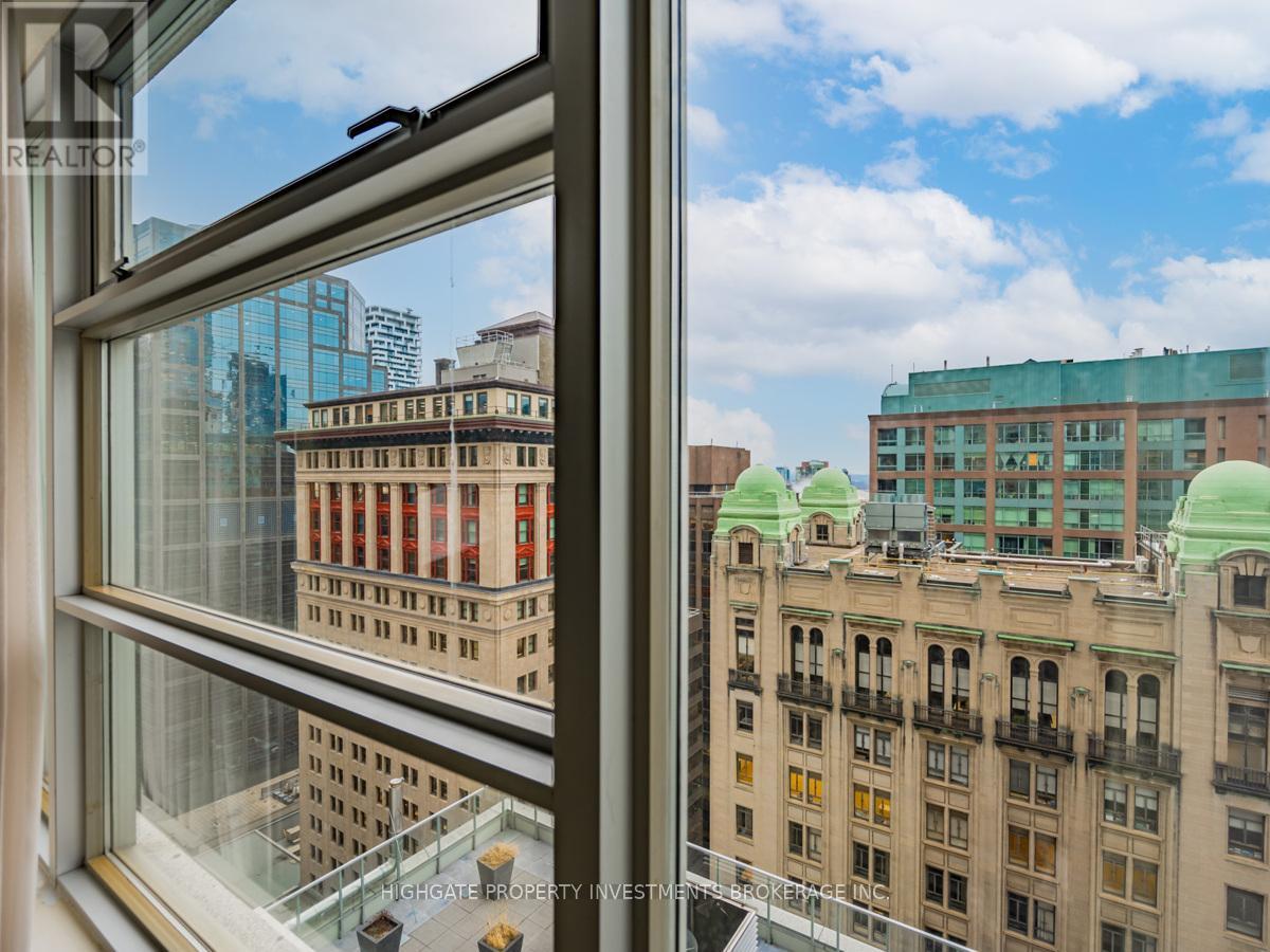 2005 - 1 King Street W, Toronto, ON - Outdoor